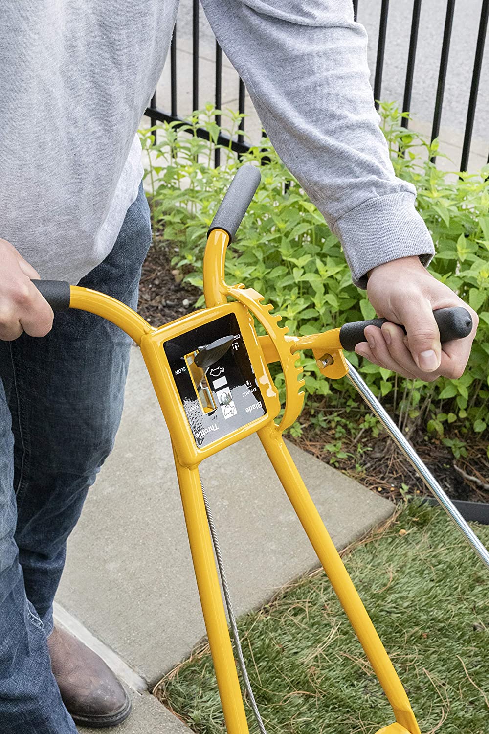101-5.5GT-7Gas Powered Lawn Edger. 5.50 Gross Torque/3.5 B&S Engine 7′′ Wheels